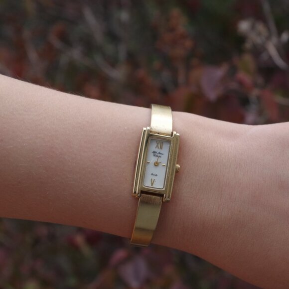 Vintage Gold Plated Ladies Watch By Fifth Avenue Collection - Picture 1 of 5